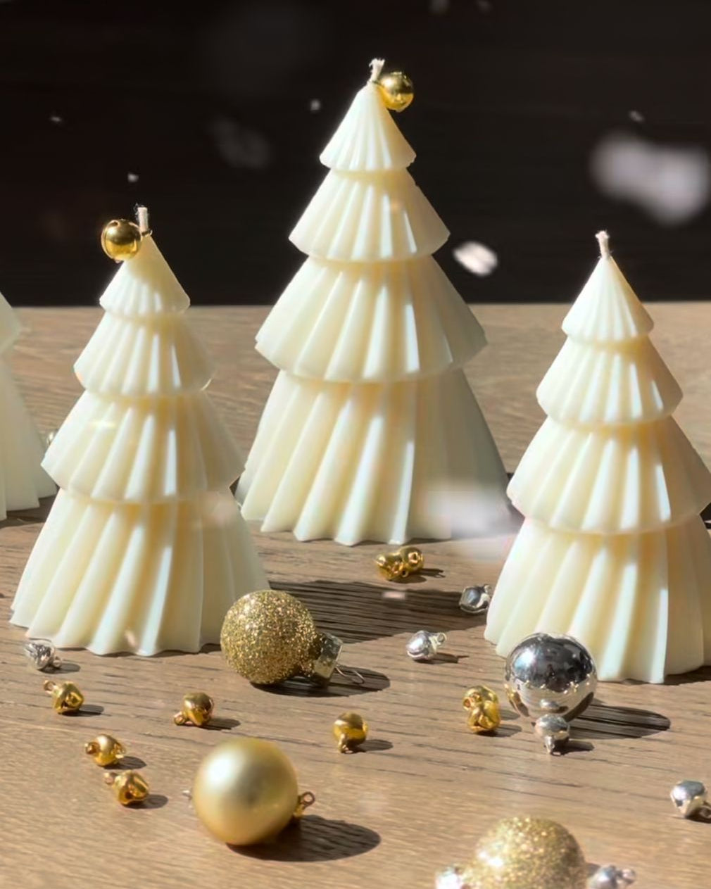 🎄 Magical White Christmas Candle